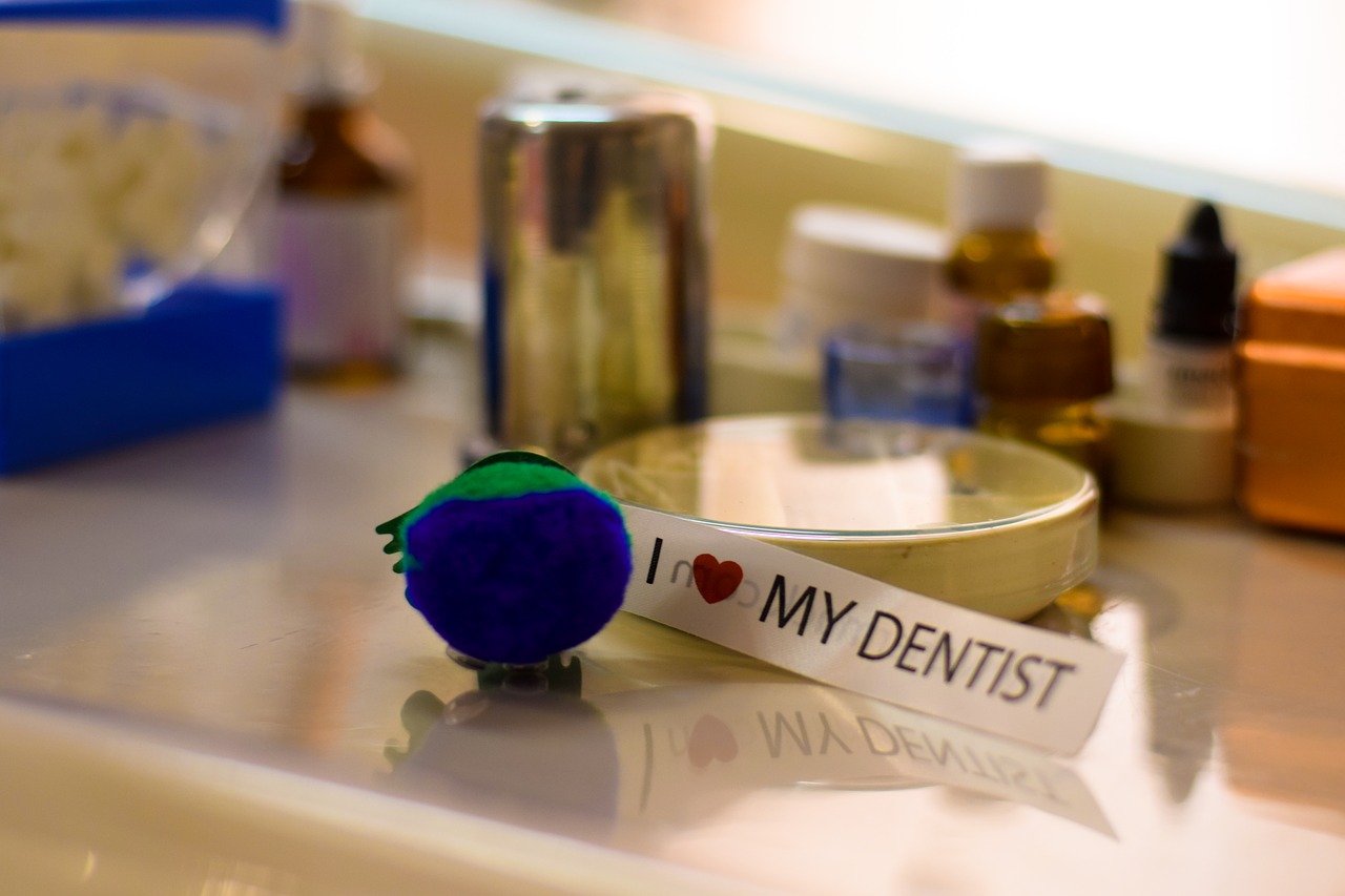 dentroly-love-dentist